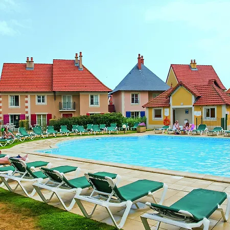 Pierre & Port Guillaume Aparthotel