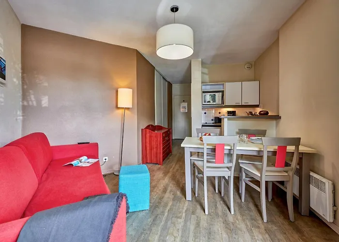 Pierre & Port Guillaume 디베쉬르메르