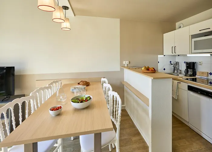 Pierre & Port Guillaume 아파트호텔 4*