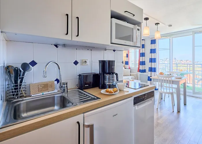 Pierre & Port Guillaume 아파트호텔 디베쉬르메르