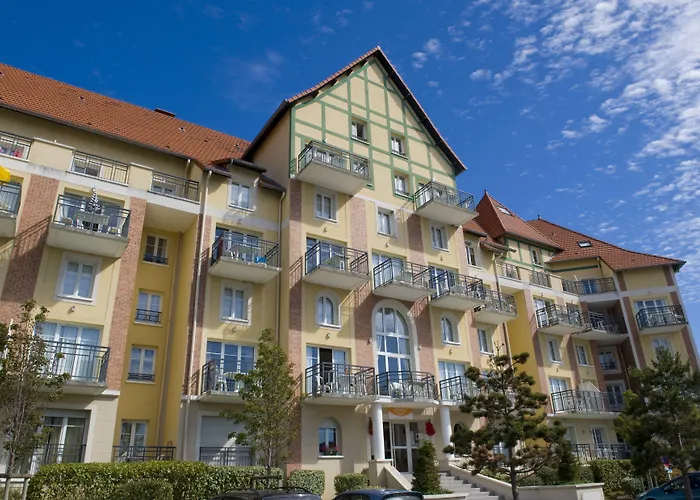 Pierre & Port Guillaume 4* 디베쉬르메르