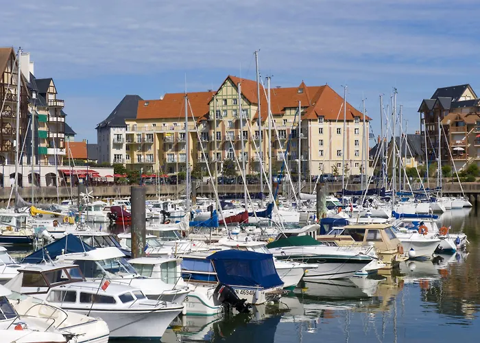 Pierre & Port Guillaume 아파트호텔