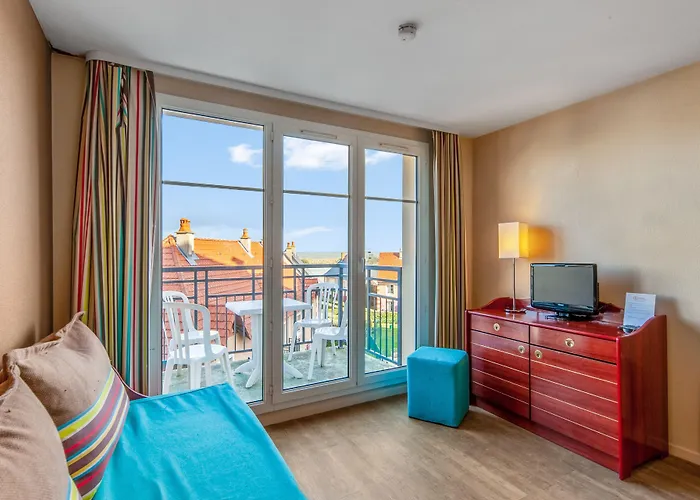 Pierre & Port Guillaume 아파트호텔 디베쉬르메르