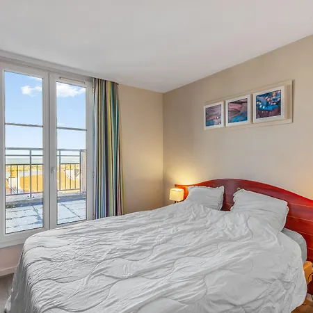 Pierre & Port Guillaume Aparthotel 4*