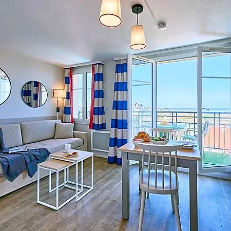 Pierre & Port Guillaume Apart-hotel 3*