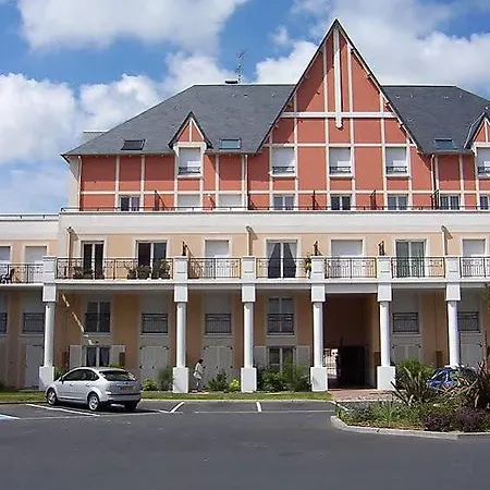 Pierre & Port Guillaume Aparthotel