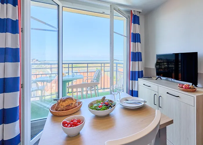 Apart-hotel Pierre & Port Guillaume 4*