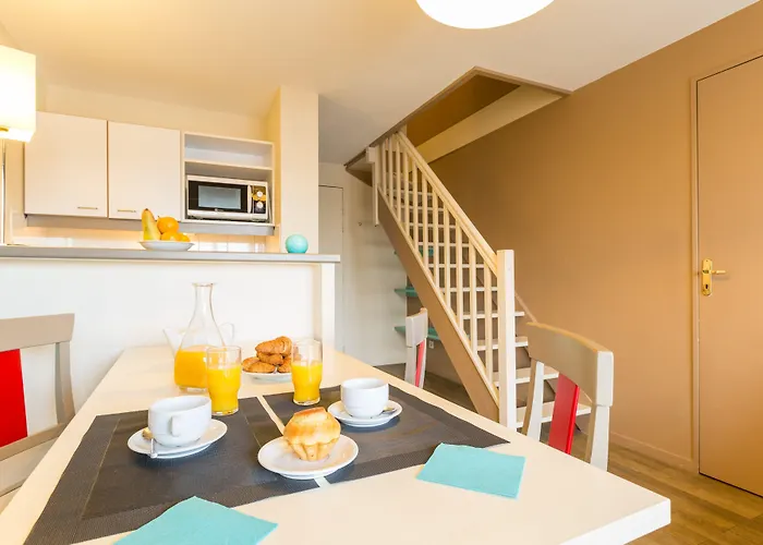 Pierre & Port Guillaume Aparthotel