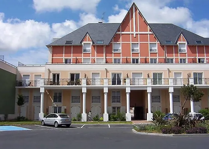 Pierre & Port Guillaume Aparthotel